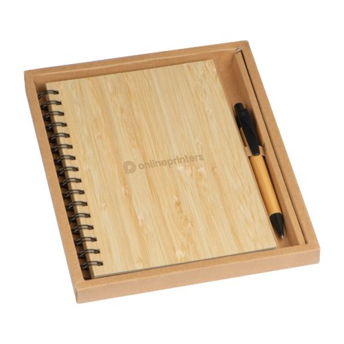 Light wooden gift set with notebook and pen in a box.