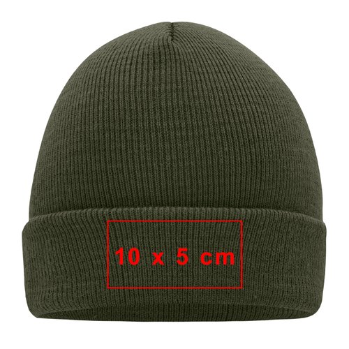 Green knit beanie made of wool with ribbed pattern.